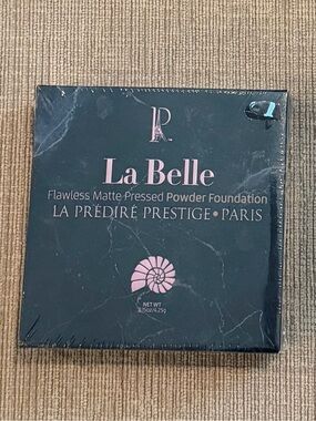 La Prestige La Belle Powder Foundation Compact